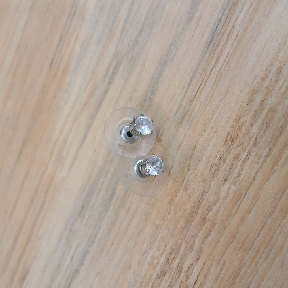 Elegant Small Stud Earrings Set